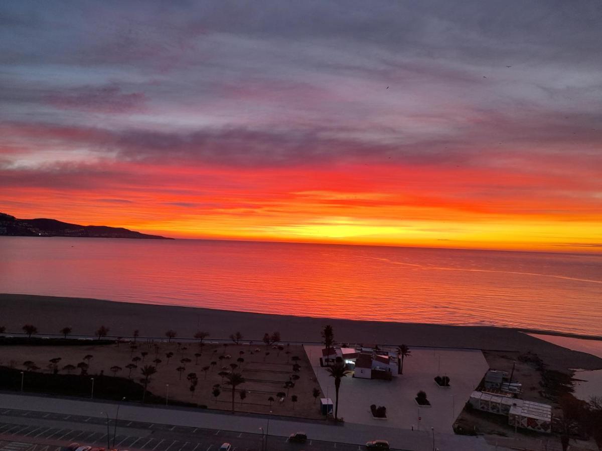 Apartamento Con Magnificas Vistas Al Mar - Wifi Gratis Empuriabrava Luaran gambar