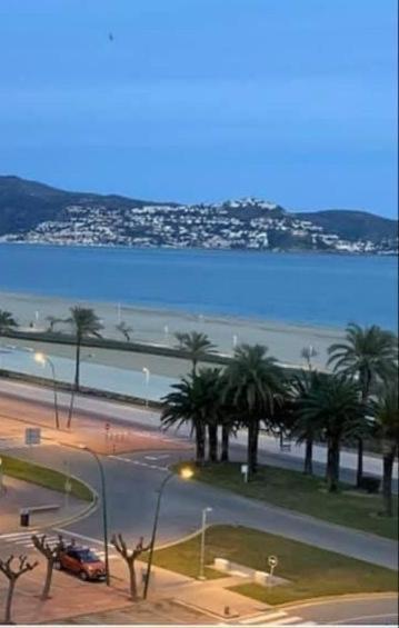 Apartamento Con Magnificas Vistas Al Mar - Wifi Gratis Empuriabrava Luaran gambar